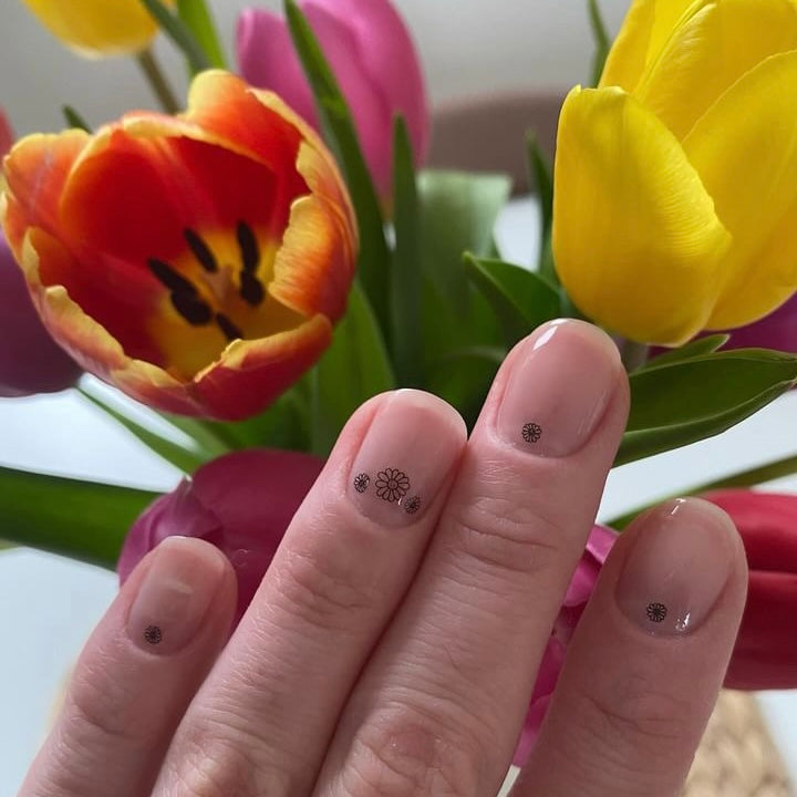 Nail art tendance été, nail art fleuri, nail art mariage