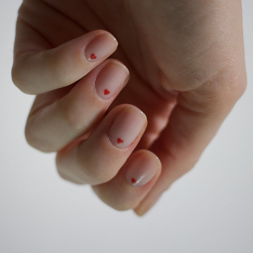 coeur rouge minimalist nail art, nail tattoo
