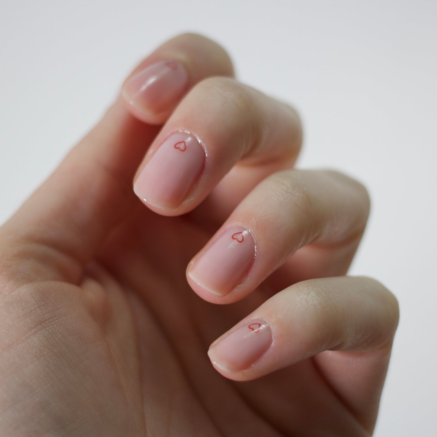 nail art coeur minimalist