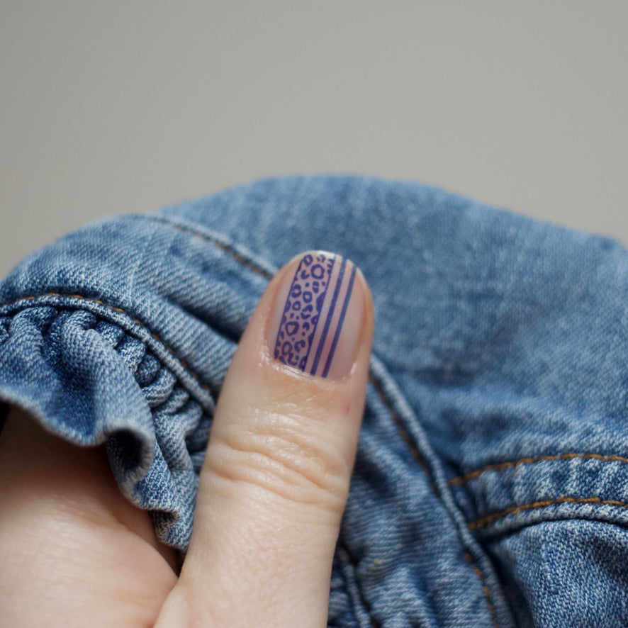 graphique leopard nail art facile