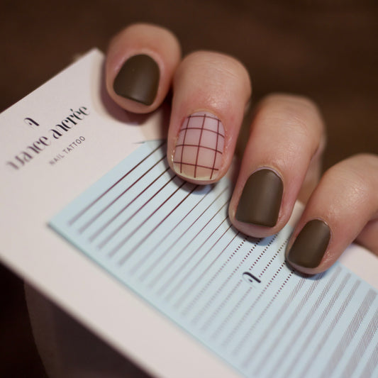 Nail Tattoos Tartan Marron